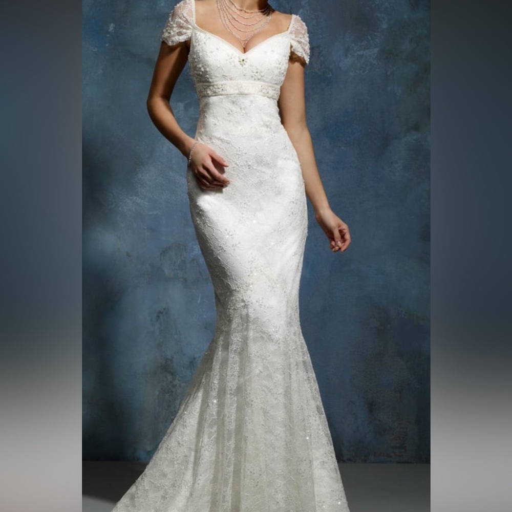 Elegant Mia Solano Sz 12 Lace Beaded Wedding Gown with Cap Sleeves and Train